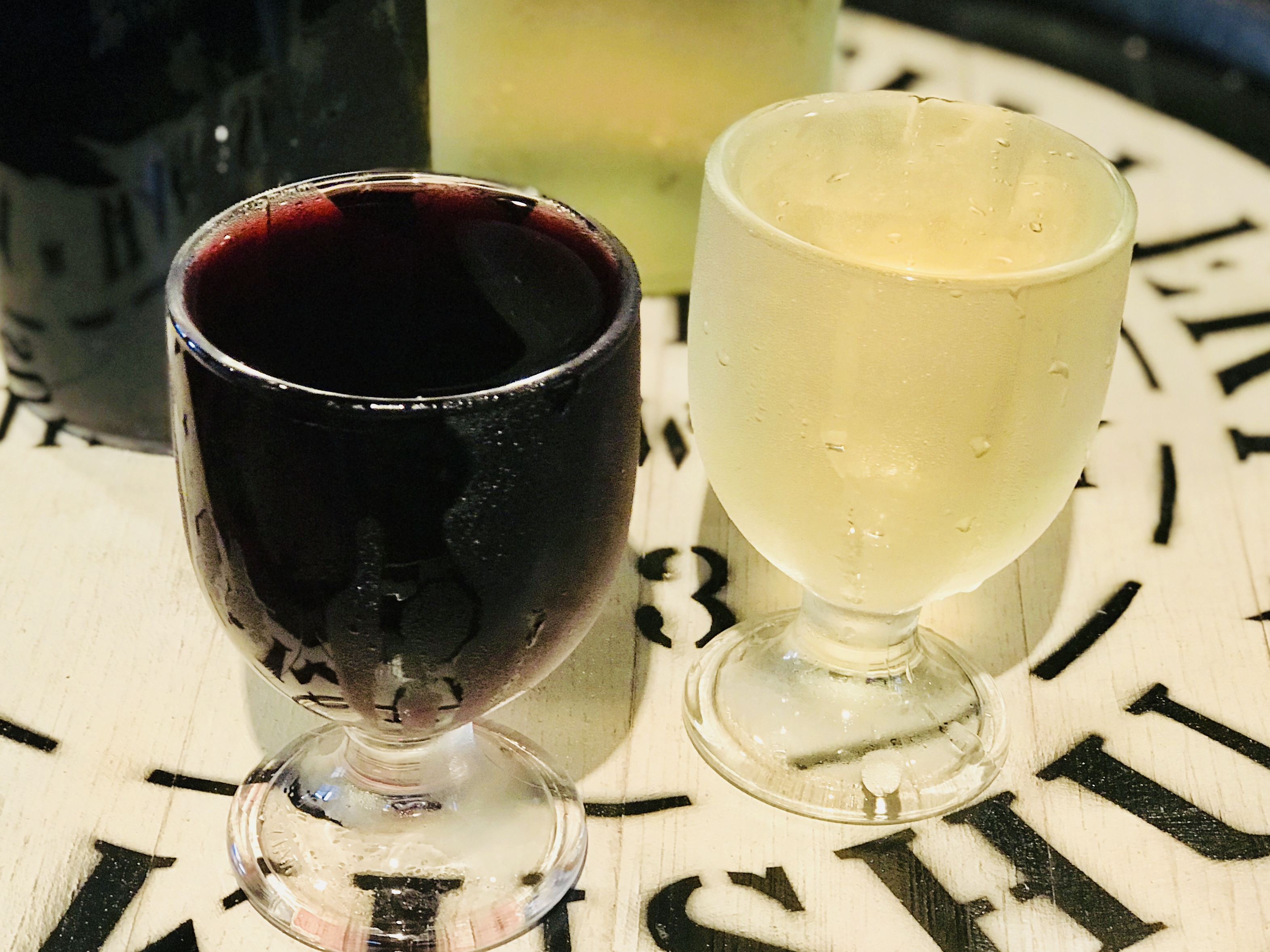 グラスたっぷりワインが200円！